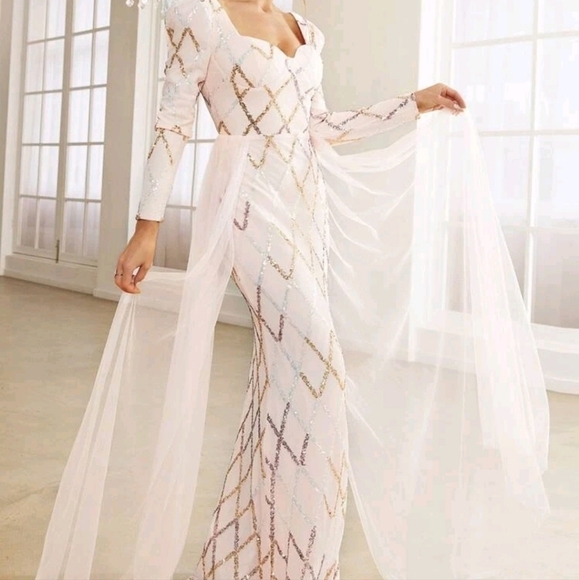 Baby Pink, Contrast Sequined,  Draped, Sweetheart Neck, Mermaid Maxi Gown - Picture 4 of 11